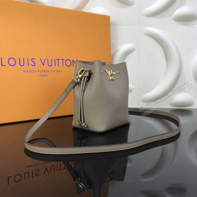 LV包包 M68709 Nano Lockme Bucket手袋 粒面小牛皮 lv小號水桶包 lv單肩斜挎女包  ydh3592